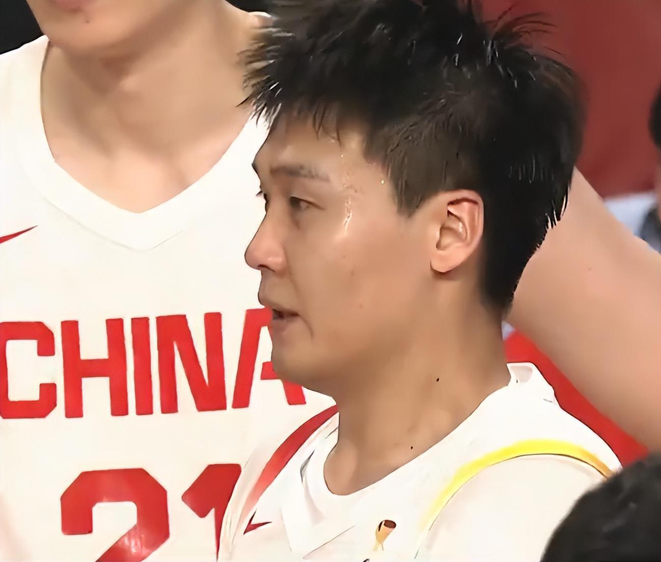 爱游戏体育登录入口-中国男篮逆转后收获三喜讯！豪取两连胜晋级稳了，郭士强逃过一劫